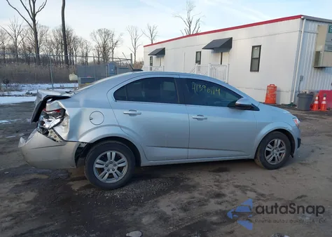 2015 Chevrolet Sonic Lt Auto из США, поврежденный, VIN 1G1JC5SH4F4214432